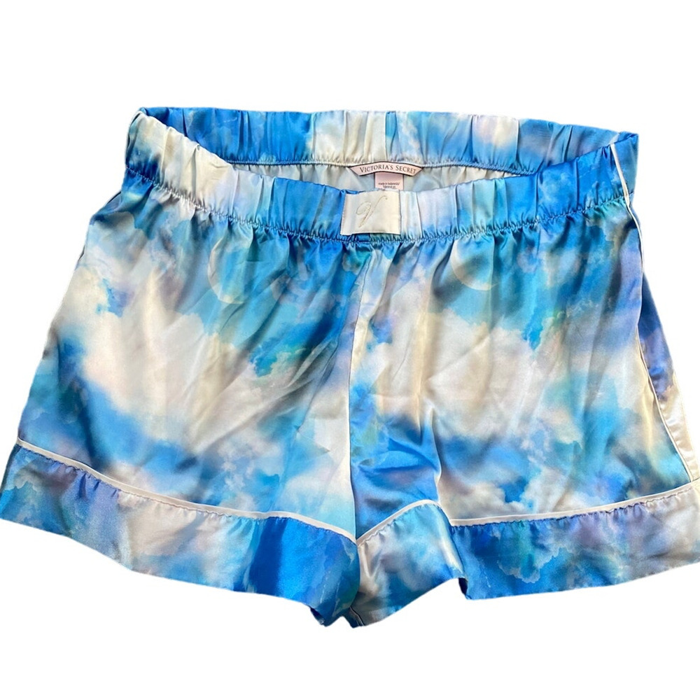 NWOT Blue Cloud print Victoria’s Secret Satin Boxer Sleep shorts Medium